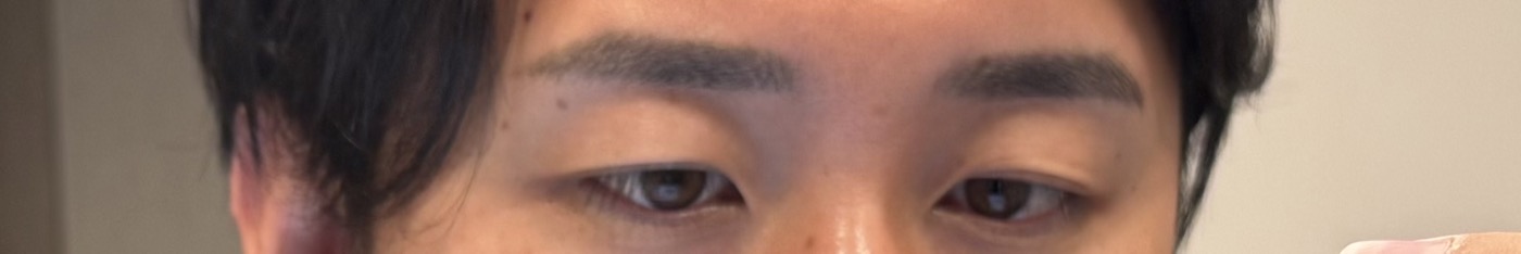 アートメイク施術から約3年後の現在の眉。少し薄くなったが自然な形を保っている